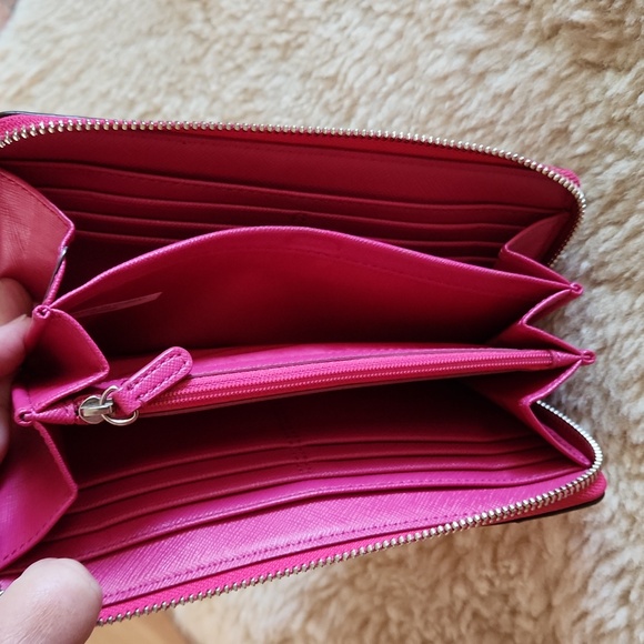 Adorable Like New Coach Heart 3/4 Zippered Long Wallet ❤️🩷🩶 - Picture 7 of 16